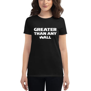 Playera (t-shirt) Mujer letras blancas Greater Than Any Wall