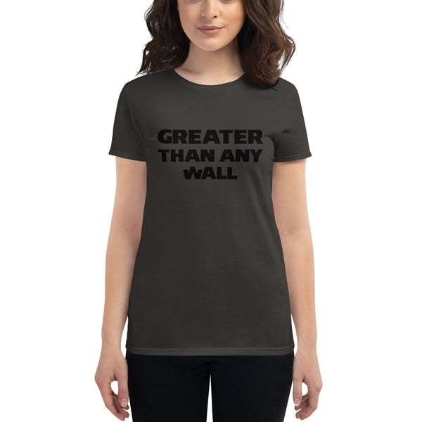 Playera (t-shirt) Mujer letras negras Greater Than Any Wall