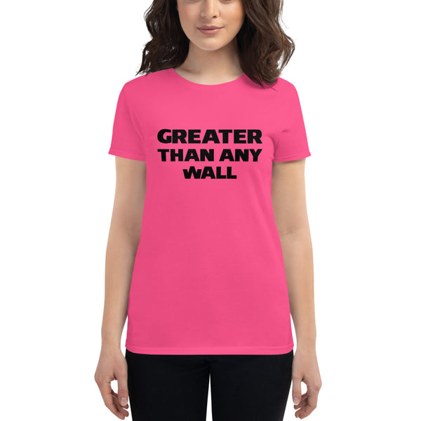 Playera (t-shirt) Mujer letras negras Greater Than Any Wall