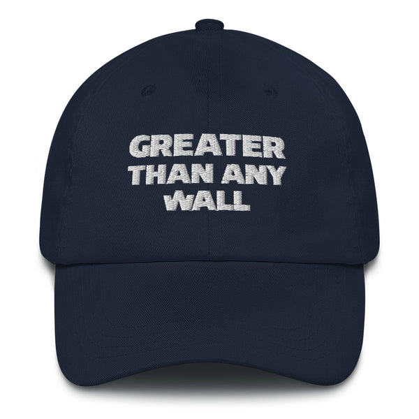 Gorra Letras Blancas Greater Than Any Wall