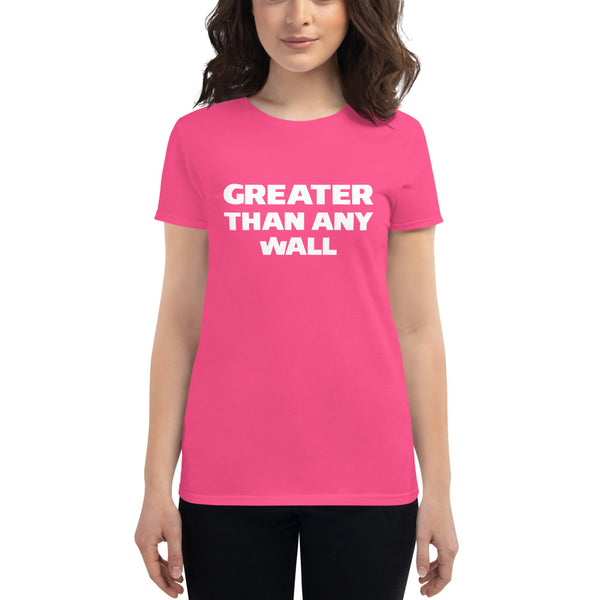 Playera (t-shirt) Mujer letras blancas Greater Than Any Wall